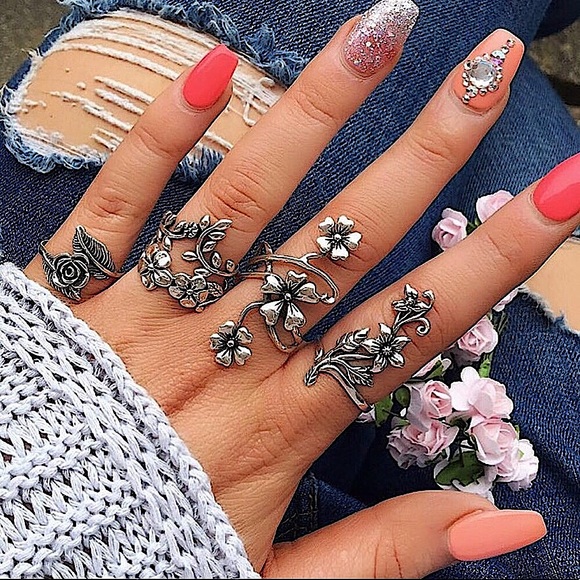 Jewelry - Silver flower vine knuckle ring set 🌺